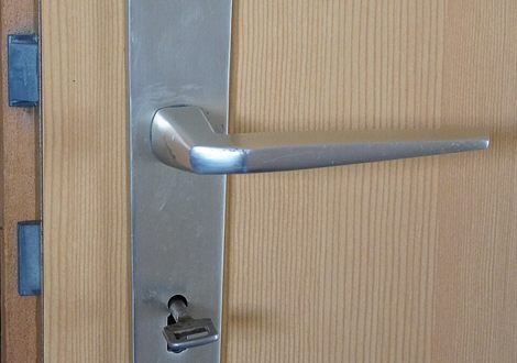 Trabajo de apertura y revisión de una cerradura